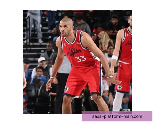 科林斯：快船全队热爱篮球并深知拼搏精神与凝聚力的重要性